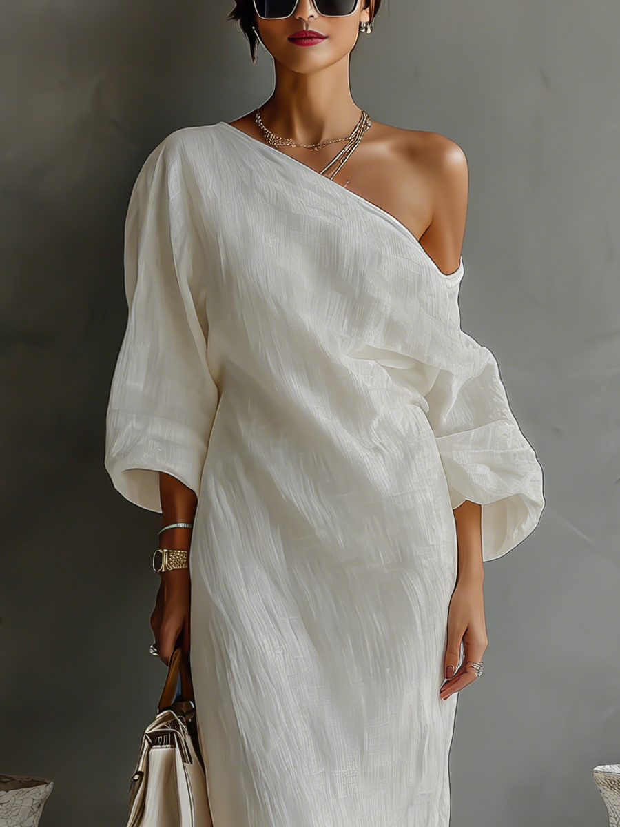 Elegantes fließendes Ein-Schulter-Kleid aus einer Baumwoll-Leinen-Mischung