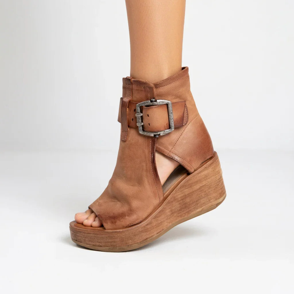 Luisa - Moderne & komfortable Ankle Boots mit offenem Keilabsatz