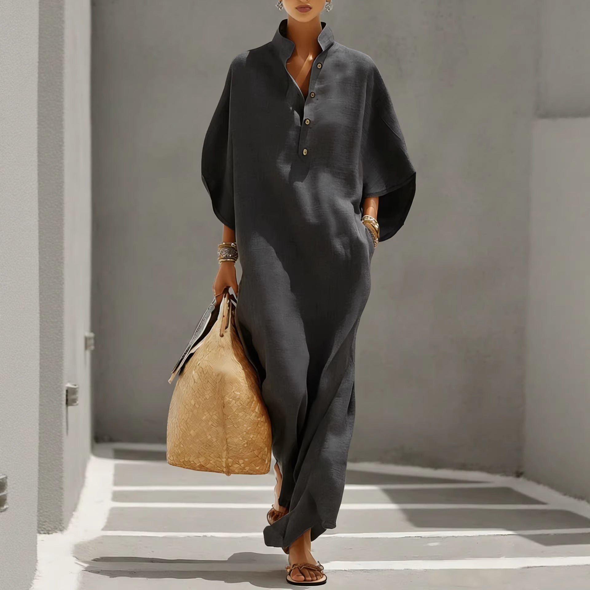 Hemd­kleid im langen Urlaubsstil mit Stehkragen, Knopfleiste und mittellangen Ärmeln