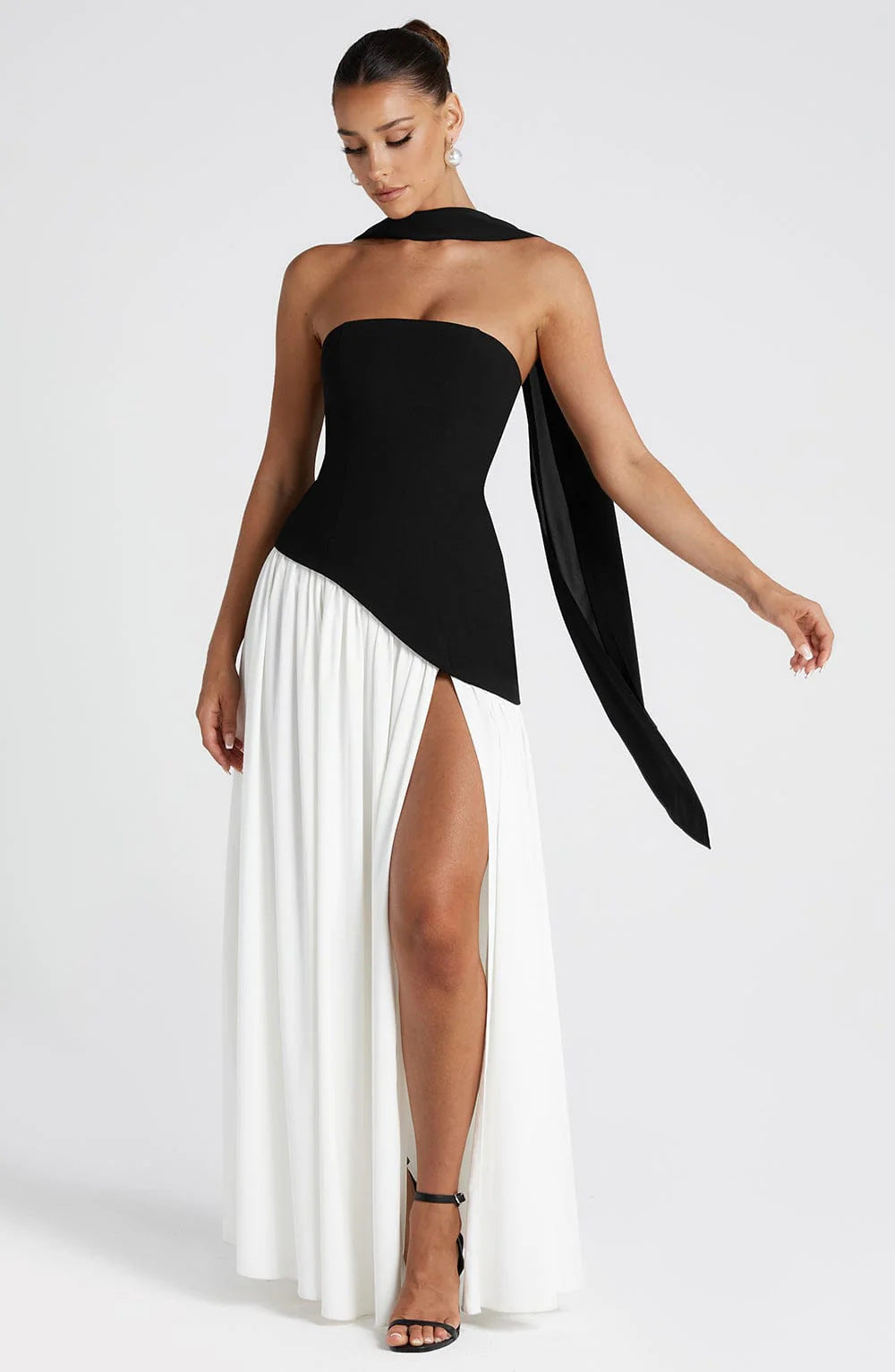 Rosa - Trägerloses Kleid mit Schlitz